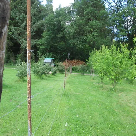 Дом отдыха Neuf 150 M2 Devant Un Grand Prive De 2 Hectares Poissonneux Au Milieu Des Bois Florennes