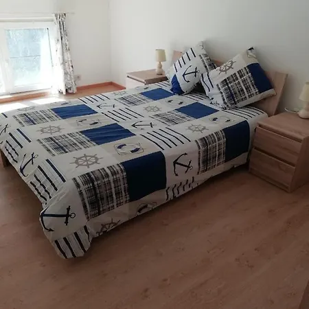 Neuf 150 M2 Devant Un Grand Privé De 2 Hectares Poissonneux Au Milieu Des Bois Casa vacanze Florennes