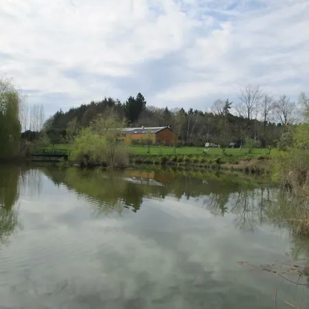 Prázdninový dům Neuf 150 M2 Devant Un Grand Prive De 2 Hectares Poissonneux Au Milieu Des Bois *